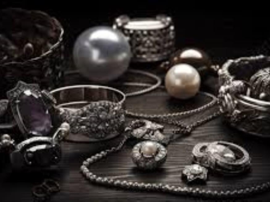 Foto ilustrativa 1 - Jóias prata com diamantes